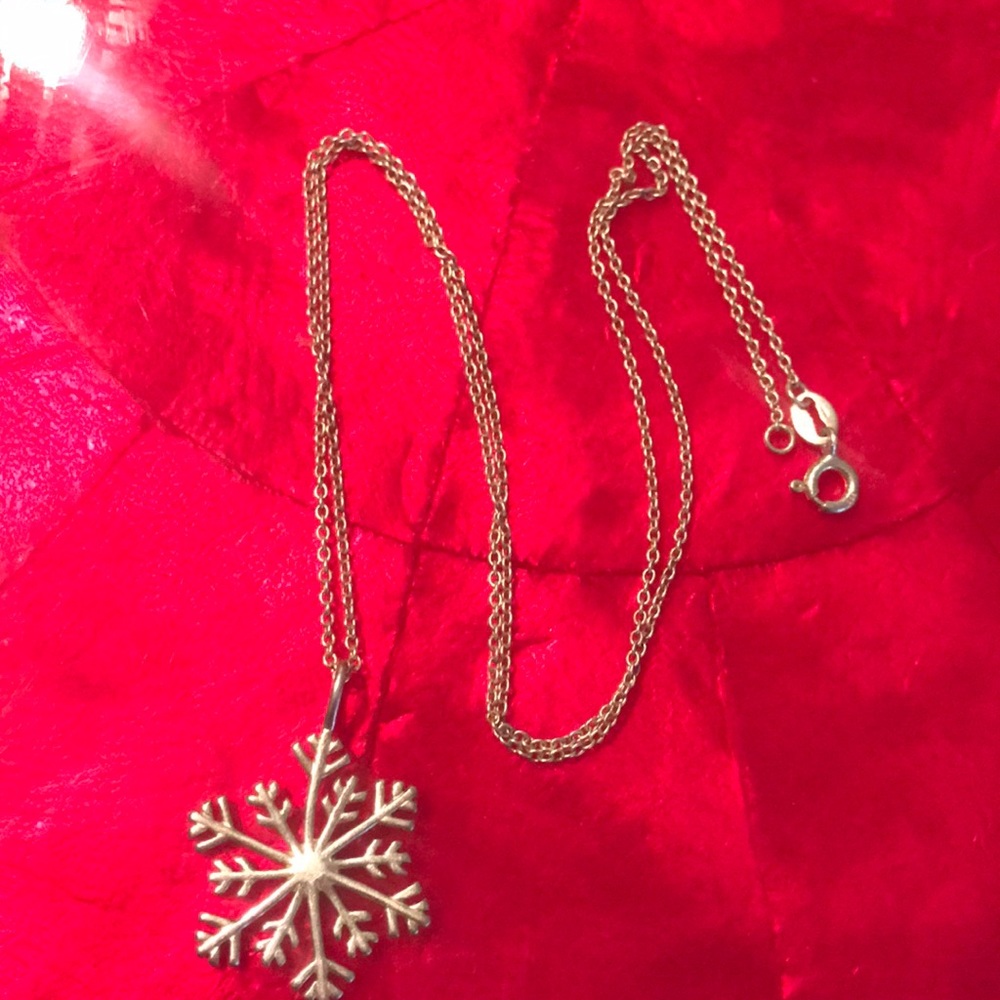 Sterling silver snowflake necklace